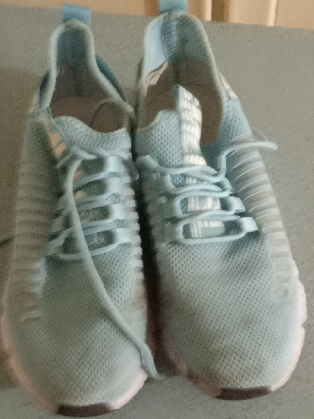 Women sport shoes