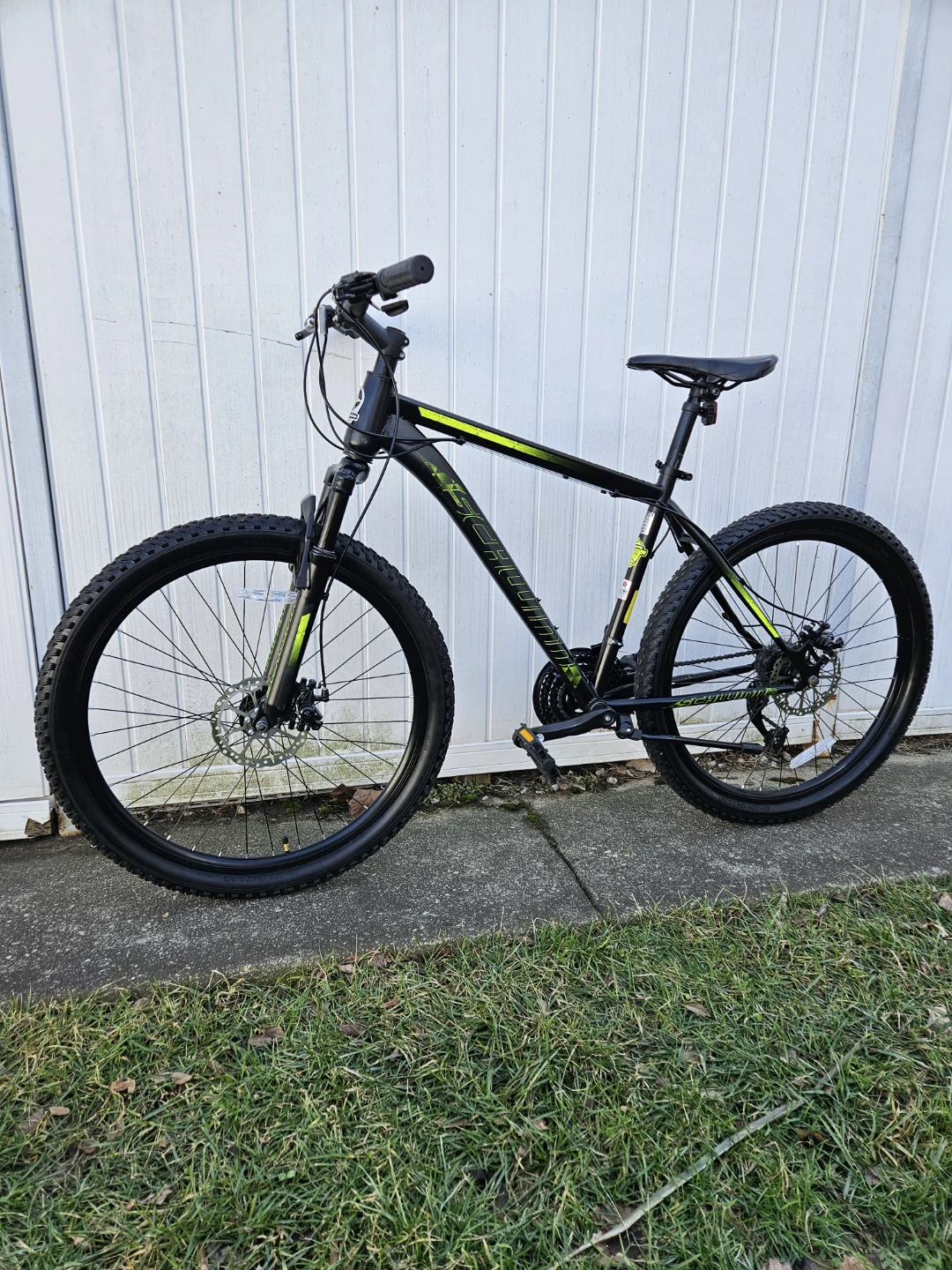Excellent condition! Schwinn Mountain Bike