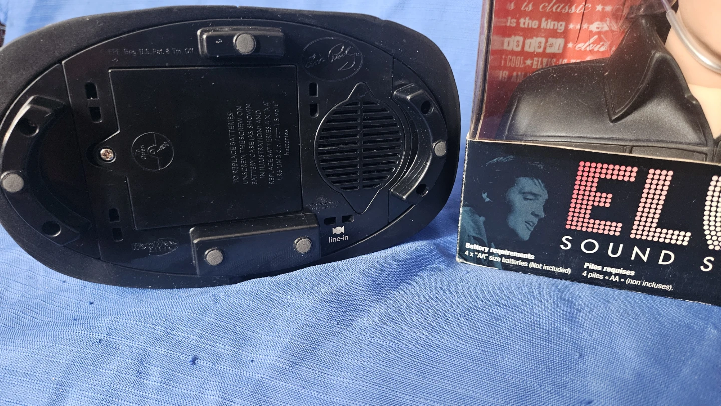 Elvis Sound Speaker WowWee Alive- One New, One Opened - photo 2