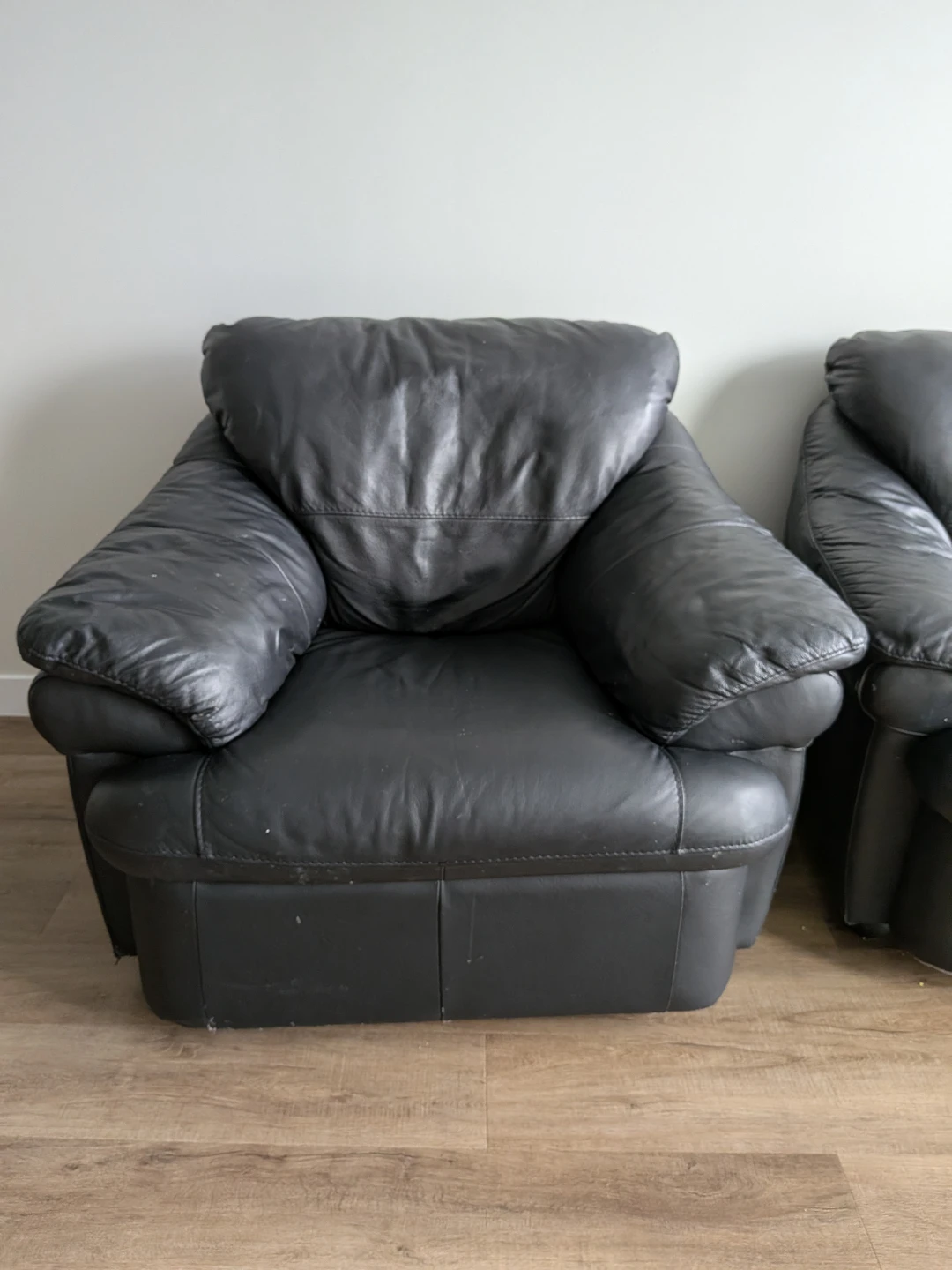 Black Leather Loveseat and Armchair Set - photo 2