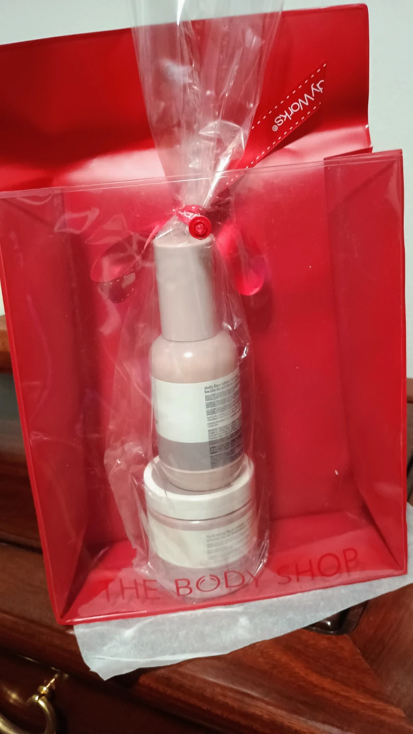 Bath & Body Works Daily Face Lotion & Hydrating Face Cream Set - photo 3