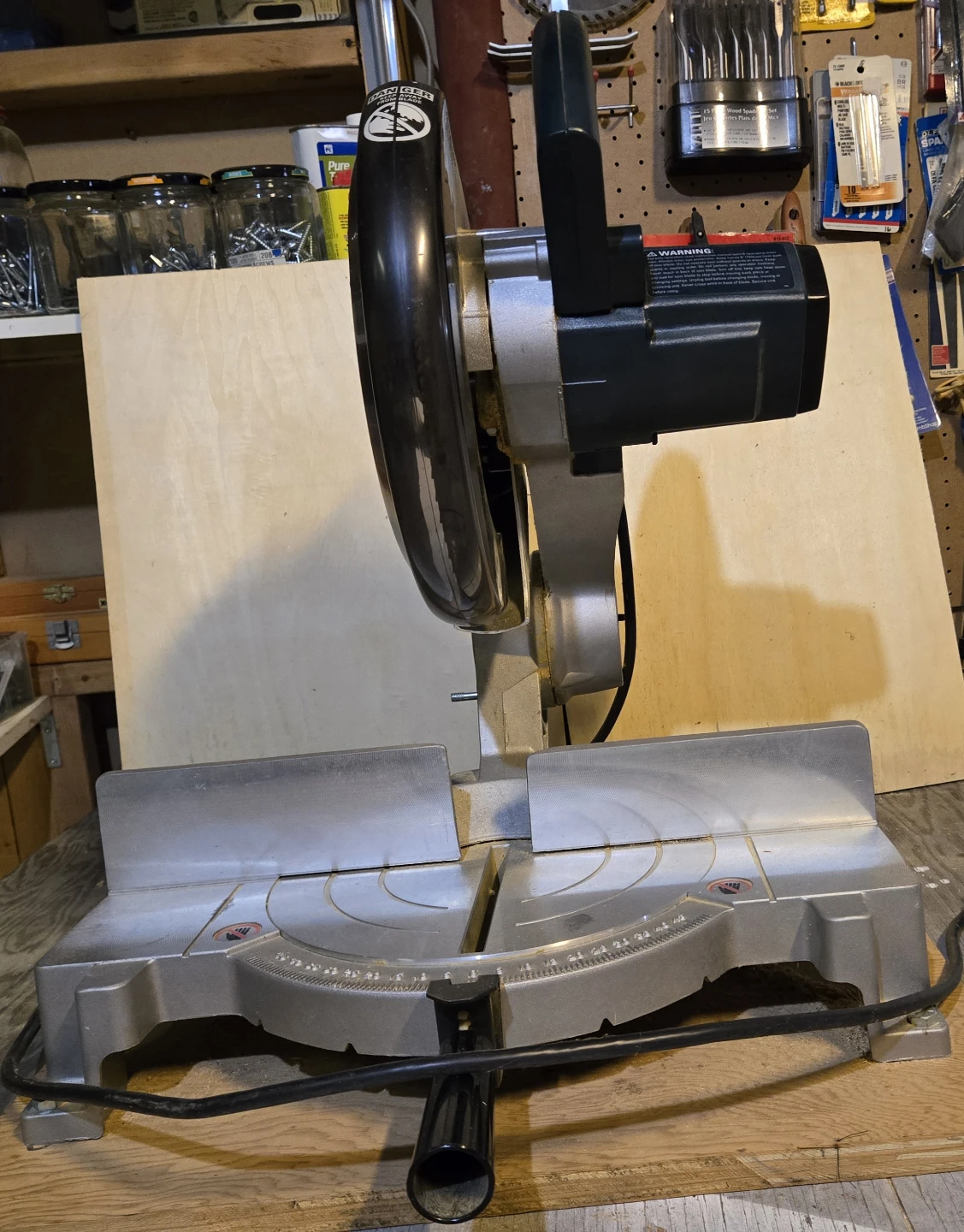 Black and Decker 10" Adjustable Mitre Saw - photo 2