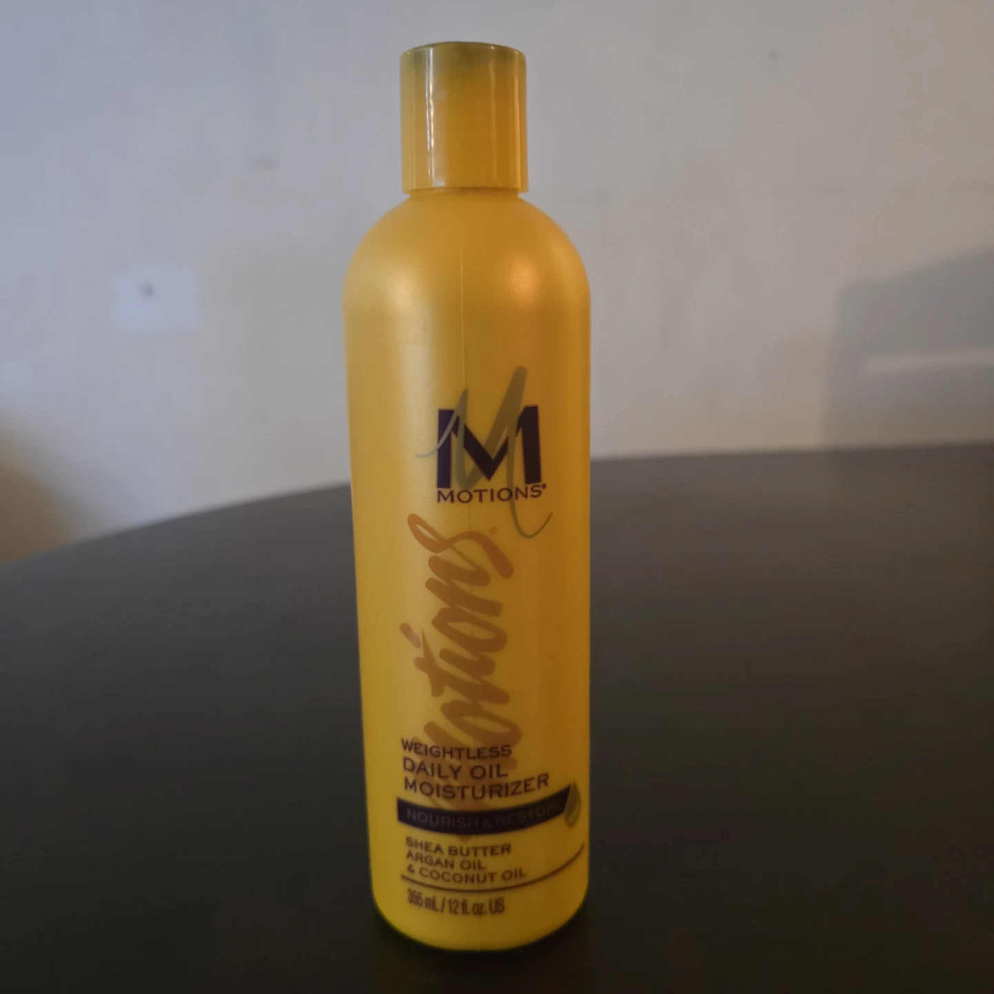 Motions Weightless Daily Oil Moisturizer