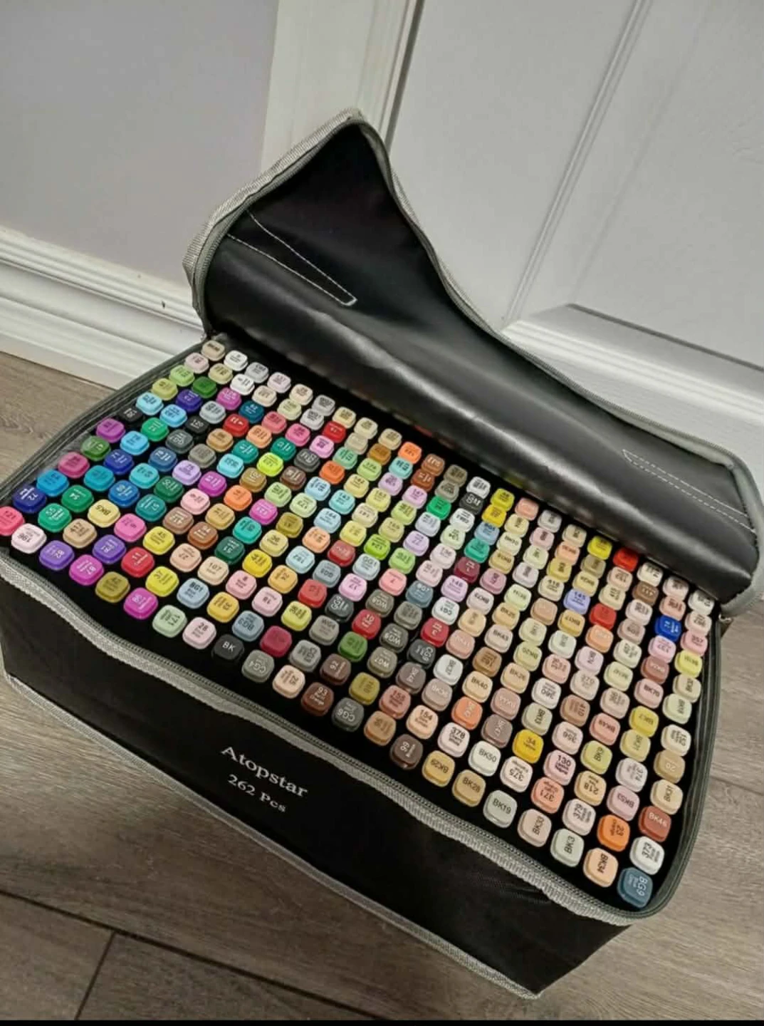 Atopstar 262 Piece Marker Set with Carrying Case - photo 2