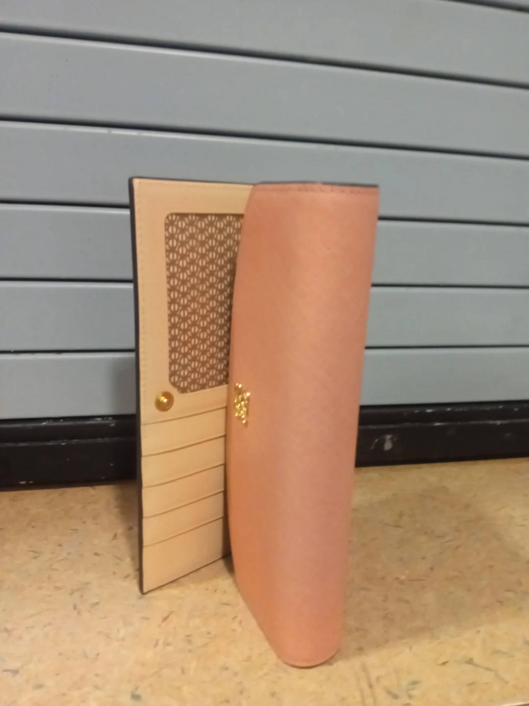 Louis  QuatorzePink Leather Flap Wallet - photo 3