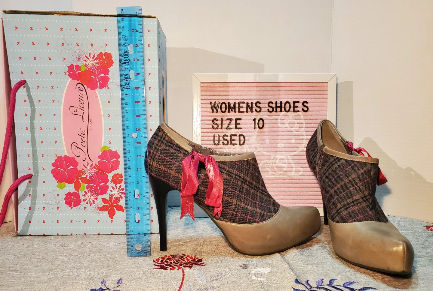Poetic Licence Women's Ankle Boots Size 10 Grey Plaid Heels