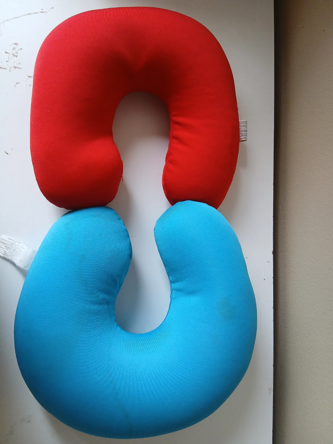 Two Neck Pillows - Red and Blue - photo 2