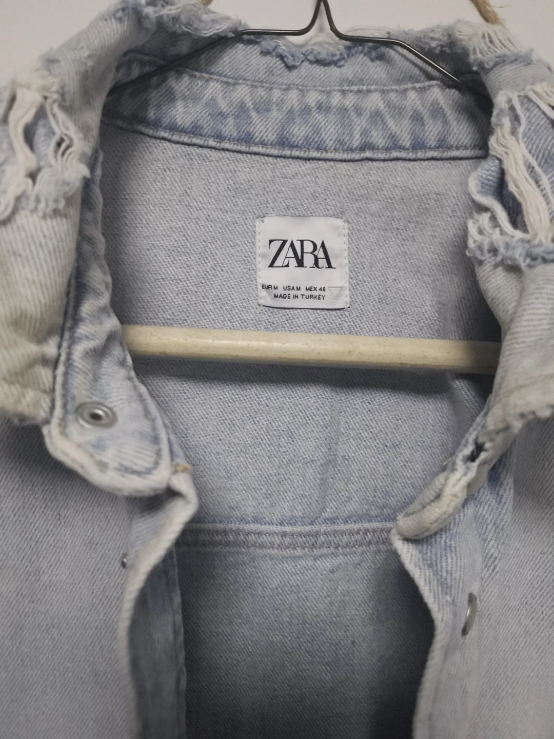 ZARA Distressed Denim Jacket - photo 3
