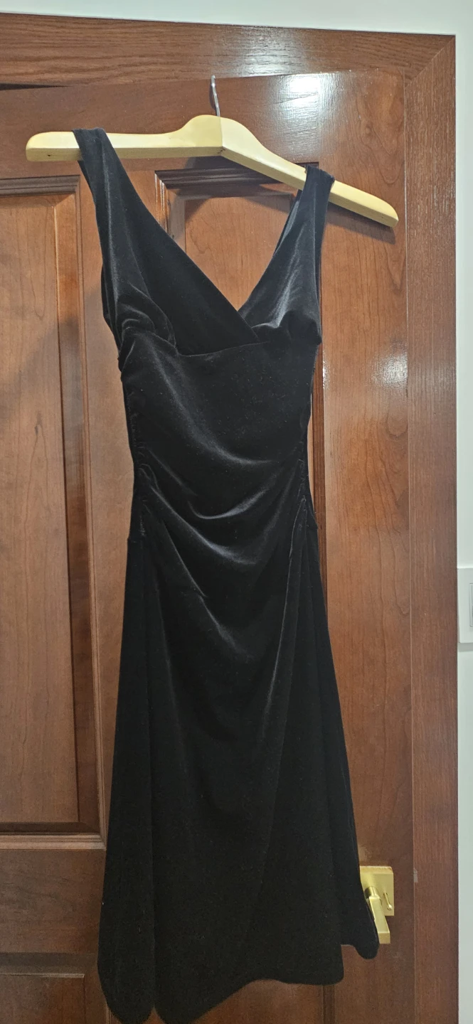 Black Velvet V-Neck Ruched Dress