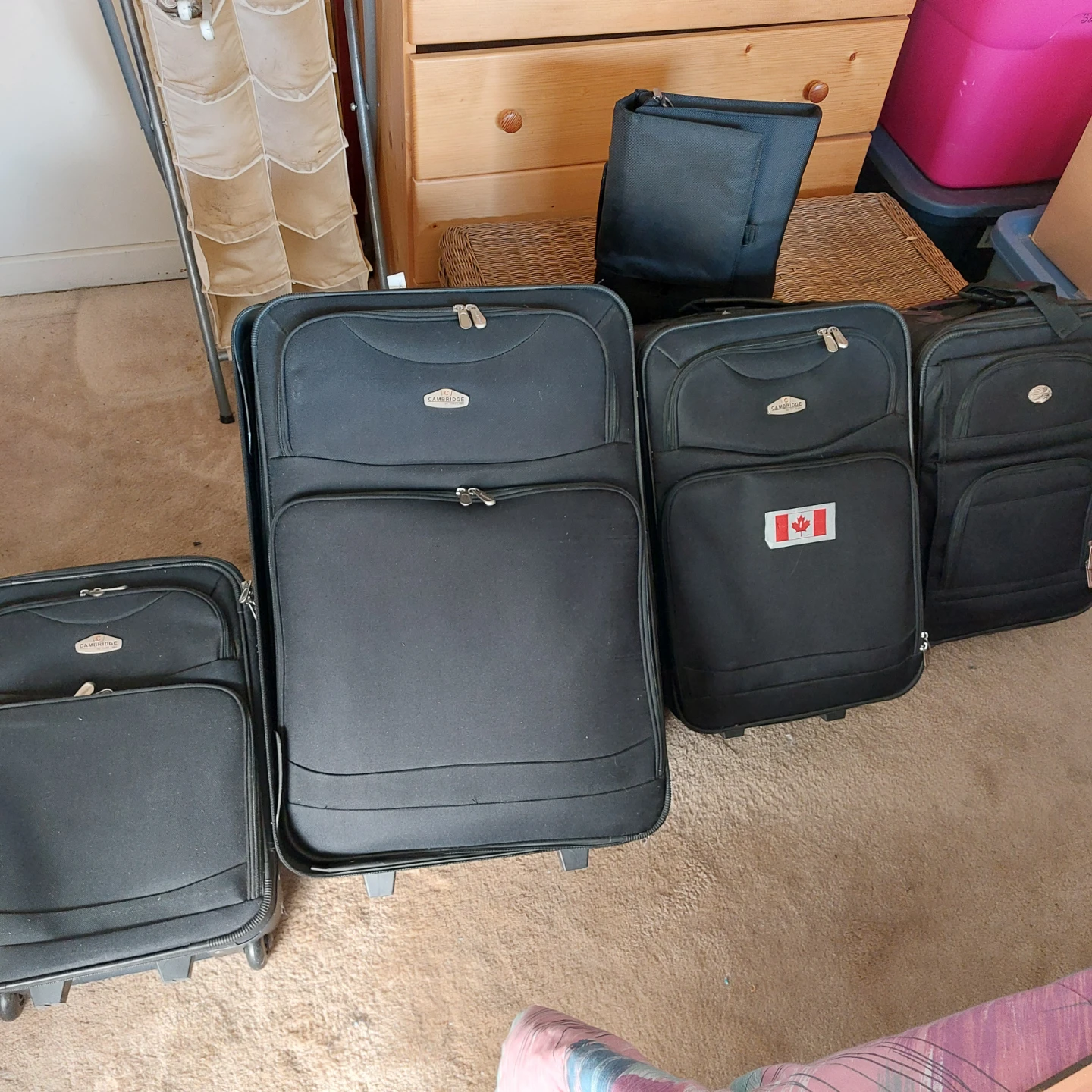 Cambridge by Travelway Black Luggage Set