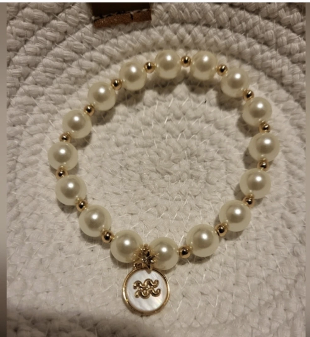 Pretty Pearly Zodiac Pearl Stretch Bracelet- Aquarius - photo 2