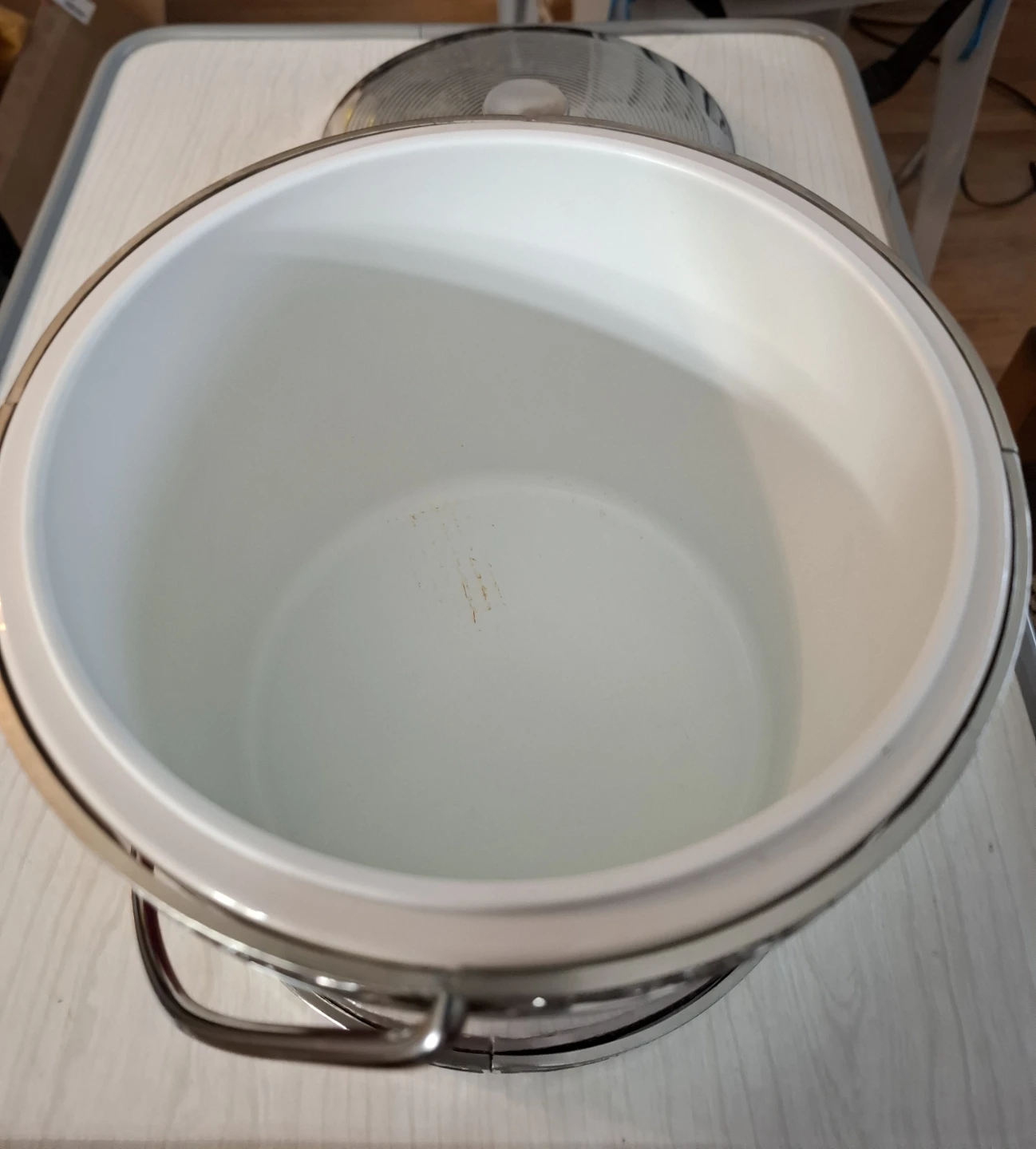 Red Ice Bucket with Silver Trim - photo 2