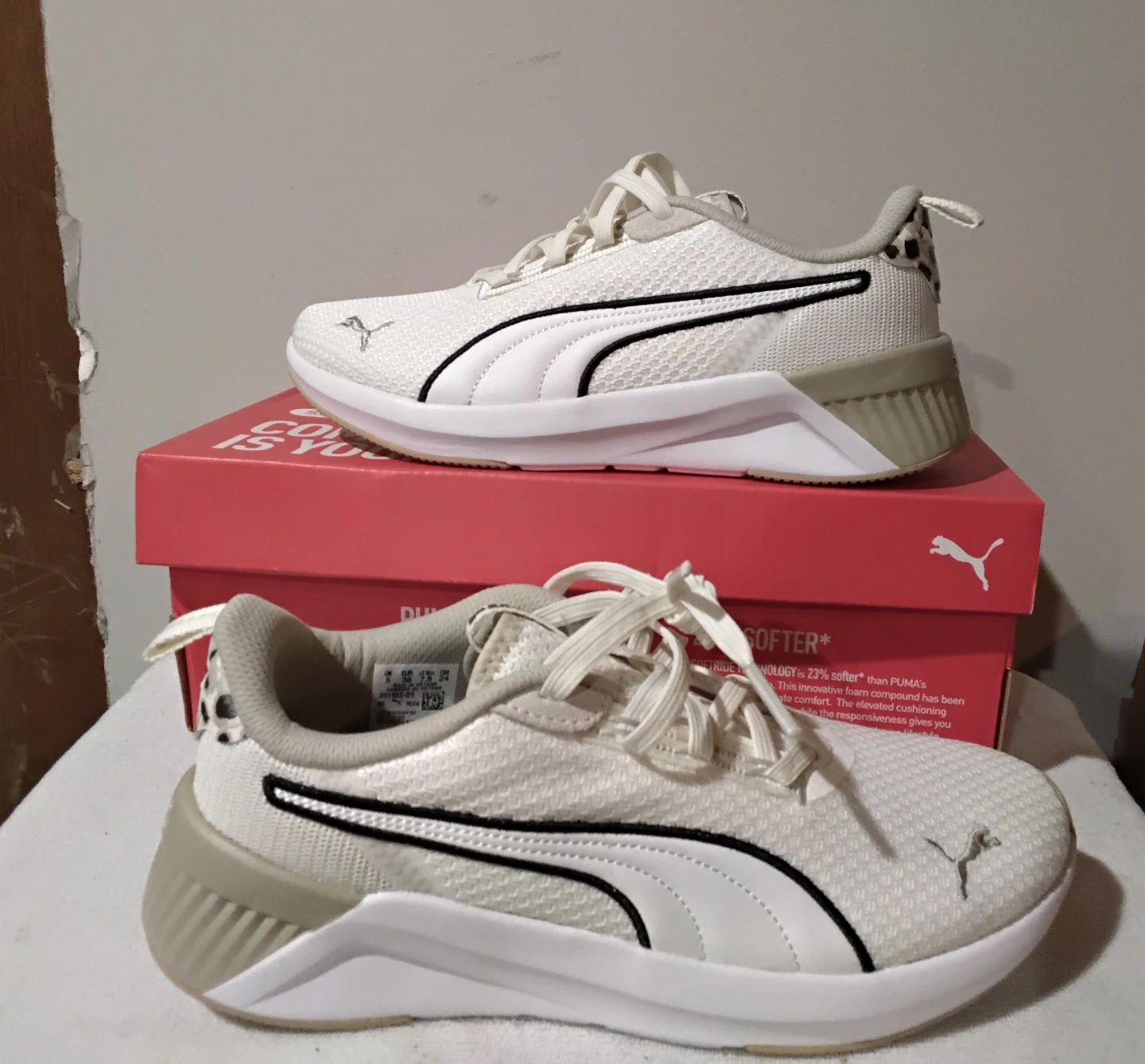 Puma Women's White & Black Running Shoes