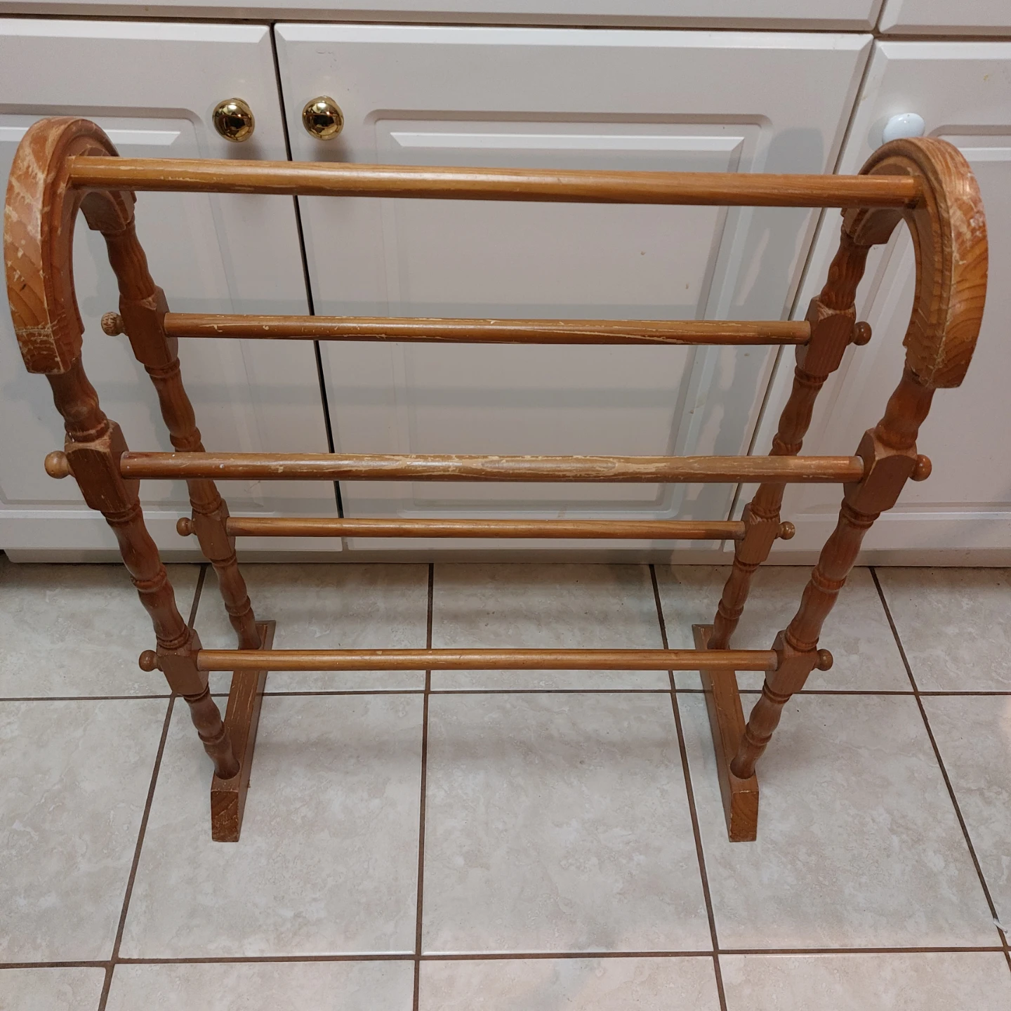 Wooden towel rack