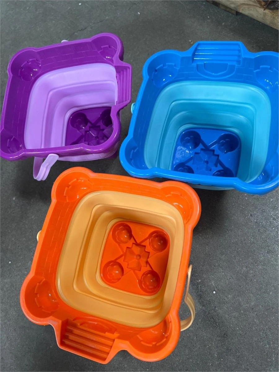 Toygo Collapsible Beach Bucket with 2 Sand Molds - photo 5