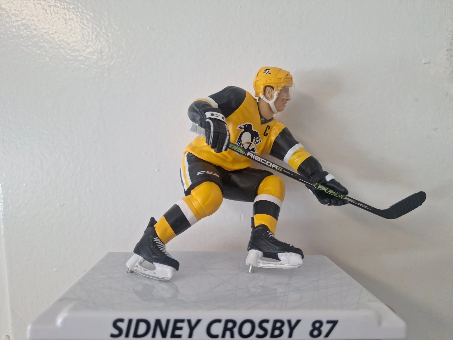 Sidney Crosby 87 Hockey Figure