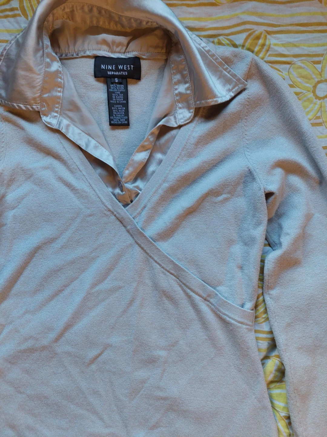 Gray Nine West long sleeve top with silk collar and cuffs - photo 3