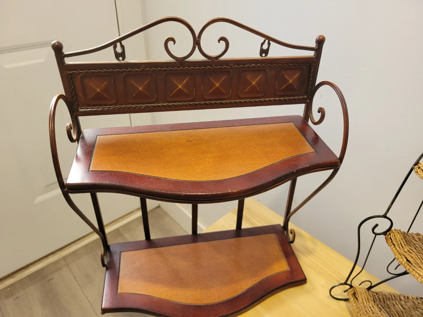 Two decorative shelving units. In Excellent condition. - photo 3