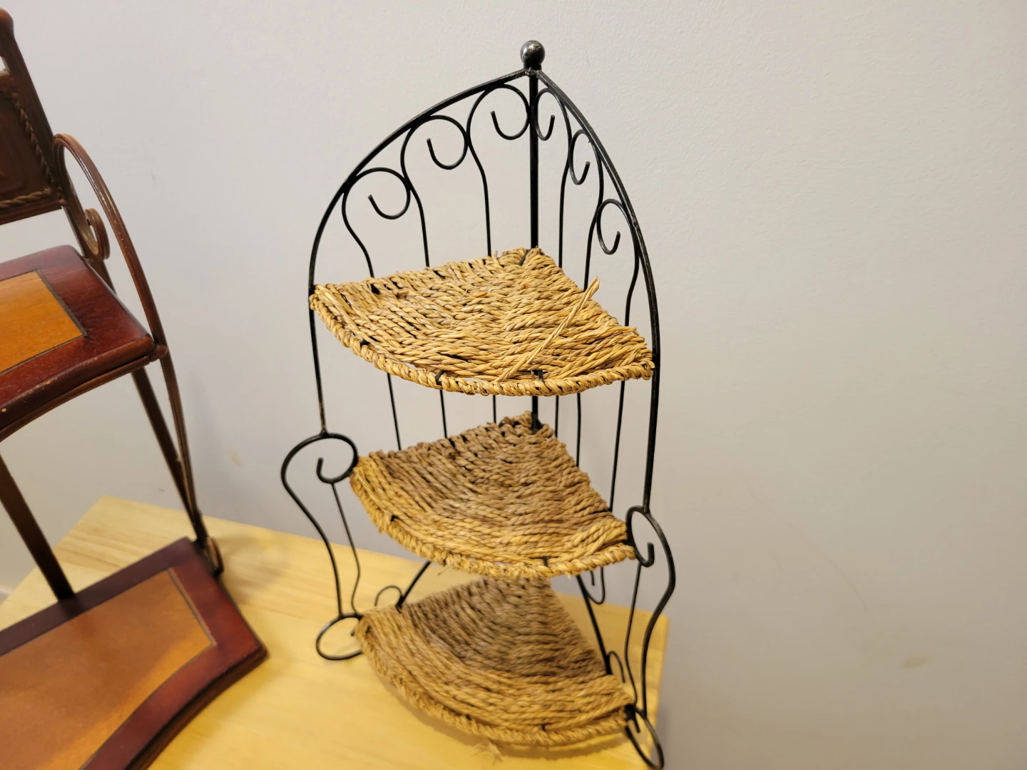 Two decorative shelving units. In Excellent condition. - photo 4