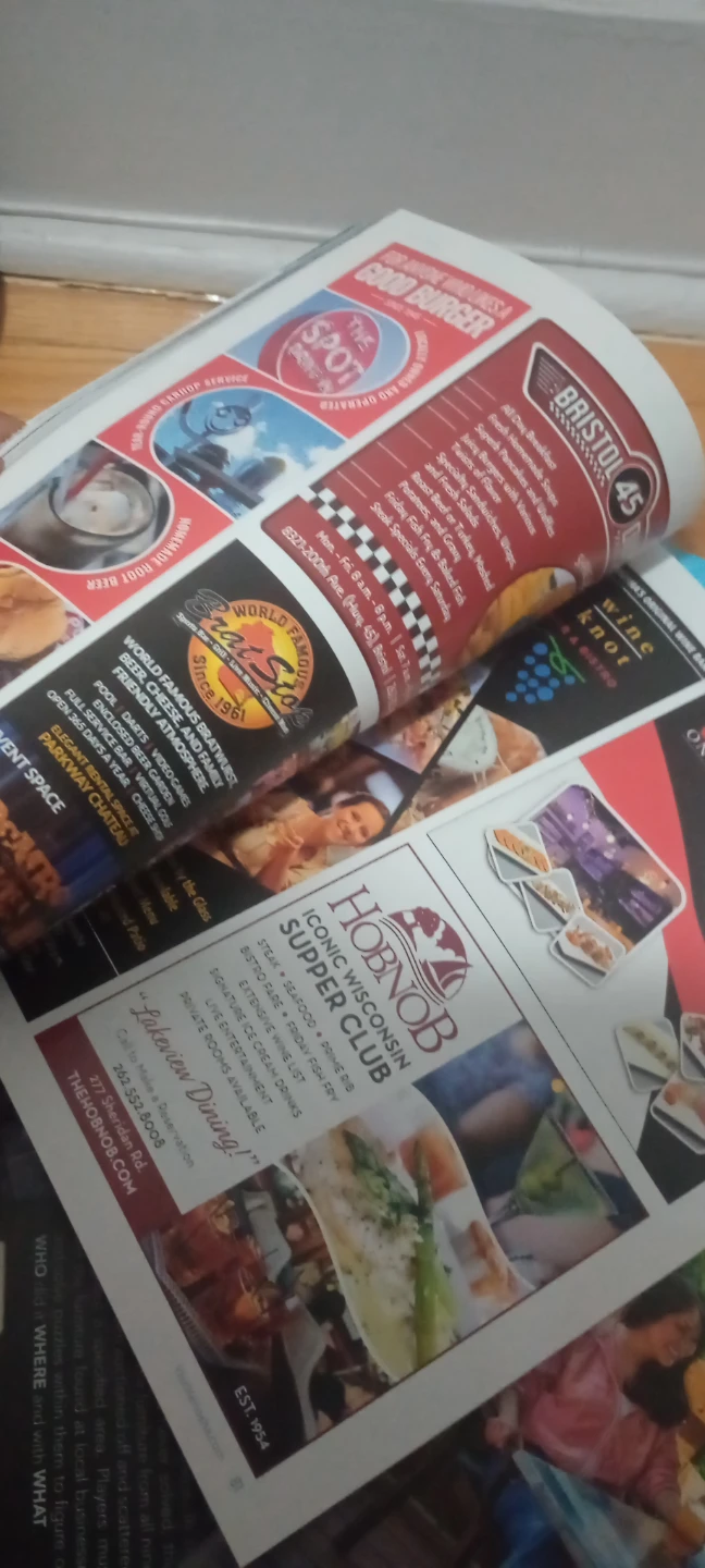 Chicago Travel Brochures and Magazines - photo 4
