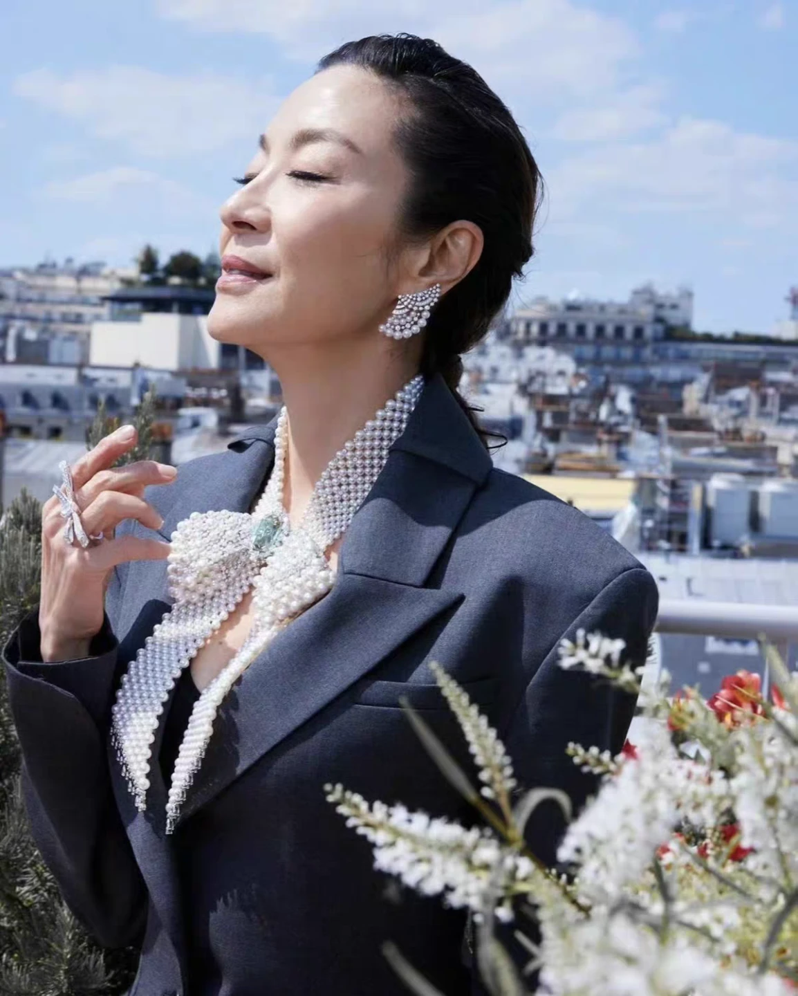 Elegant Pearl and Crystal Fan Earrings - photo 2