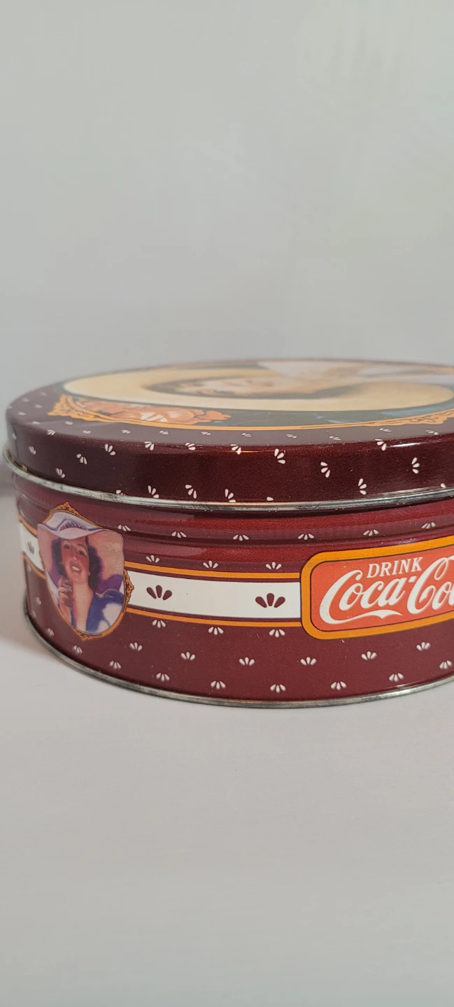 Coca-Cola Vintage Style Round Tin - photo 3