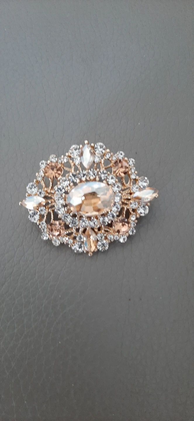 vintage look brooch adorned with crystals. - photo 2