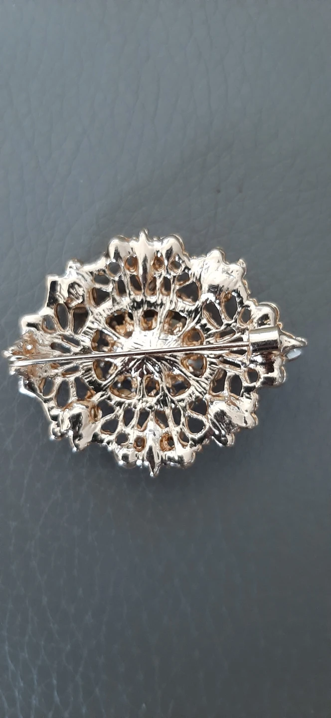 vintage look brooch adorned with crystals. - photo 4