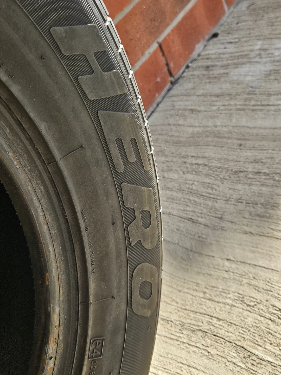 Hero Tire 205/65R15 94V