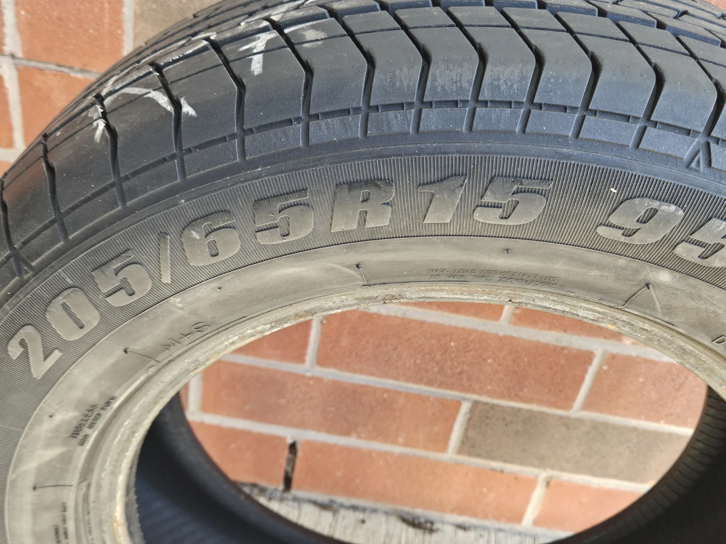 Hero Tire 205/65R15 94V - photo 2