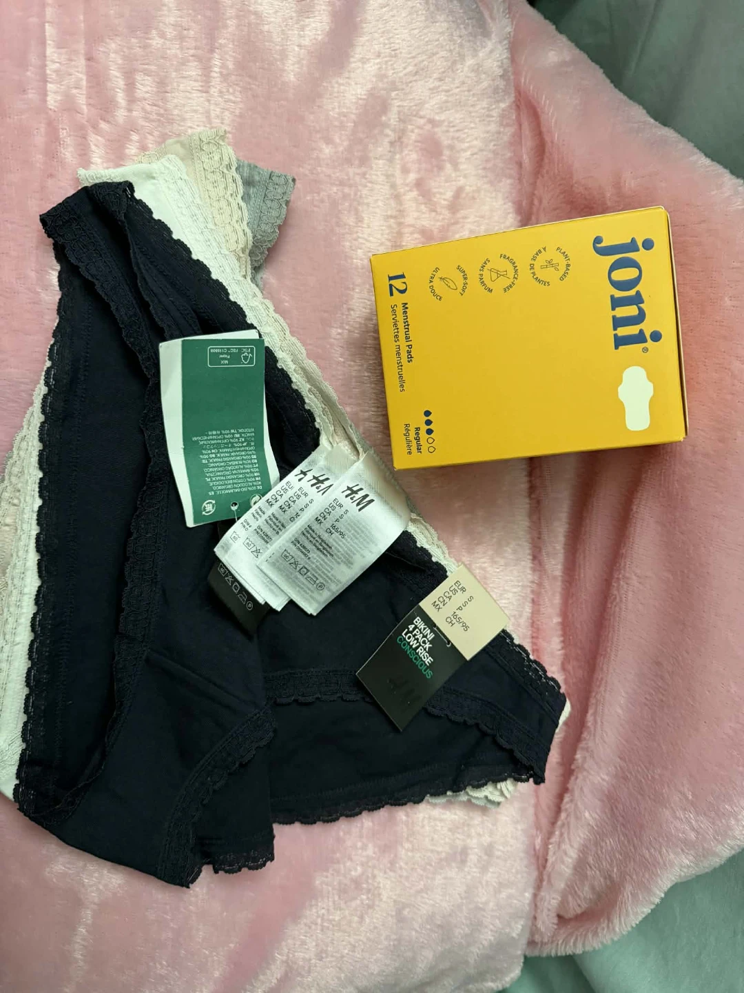 New🩷 H&M 4-Pack Organic undies 💕 FREE Joni plant based Pads - photo 2