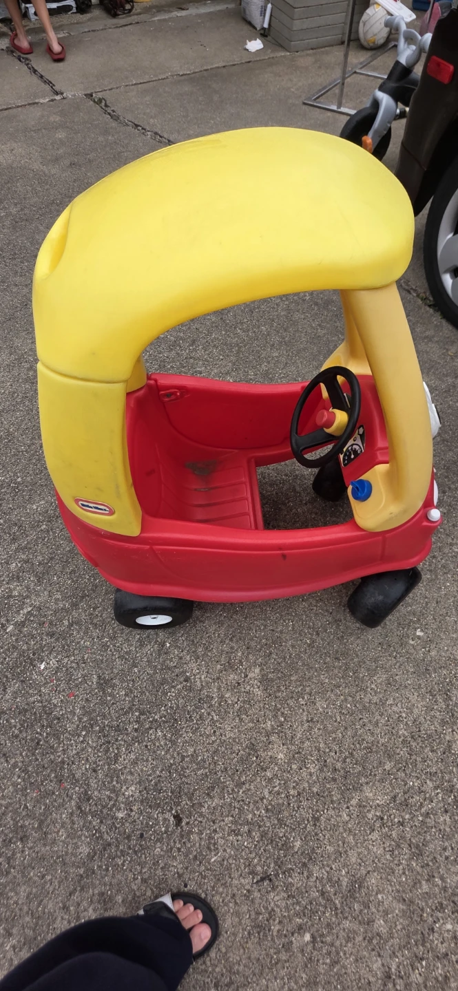 Little Tikes Cozy Coupe Ride-On Toy Car - photo 2