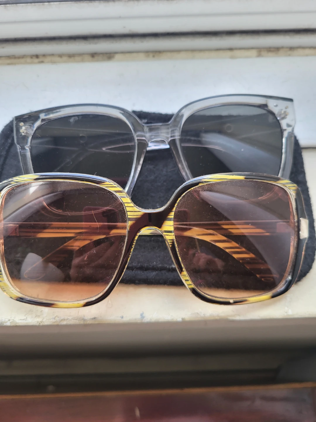 2 Pairs of Sunglasses - Tortoiseshell and Clear Frames