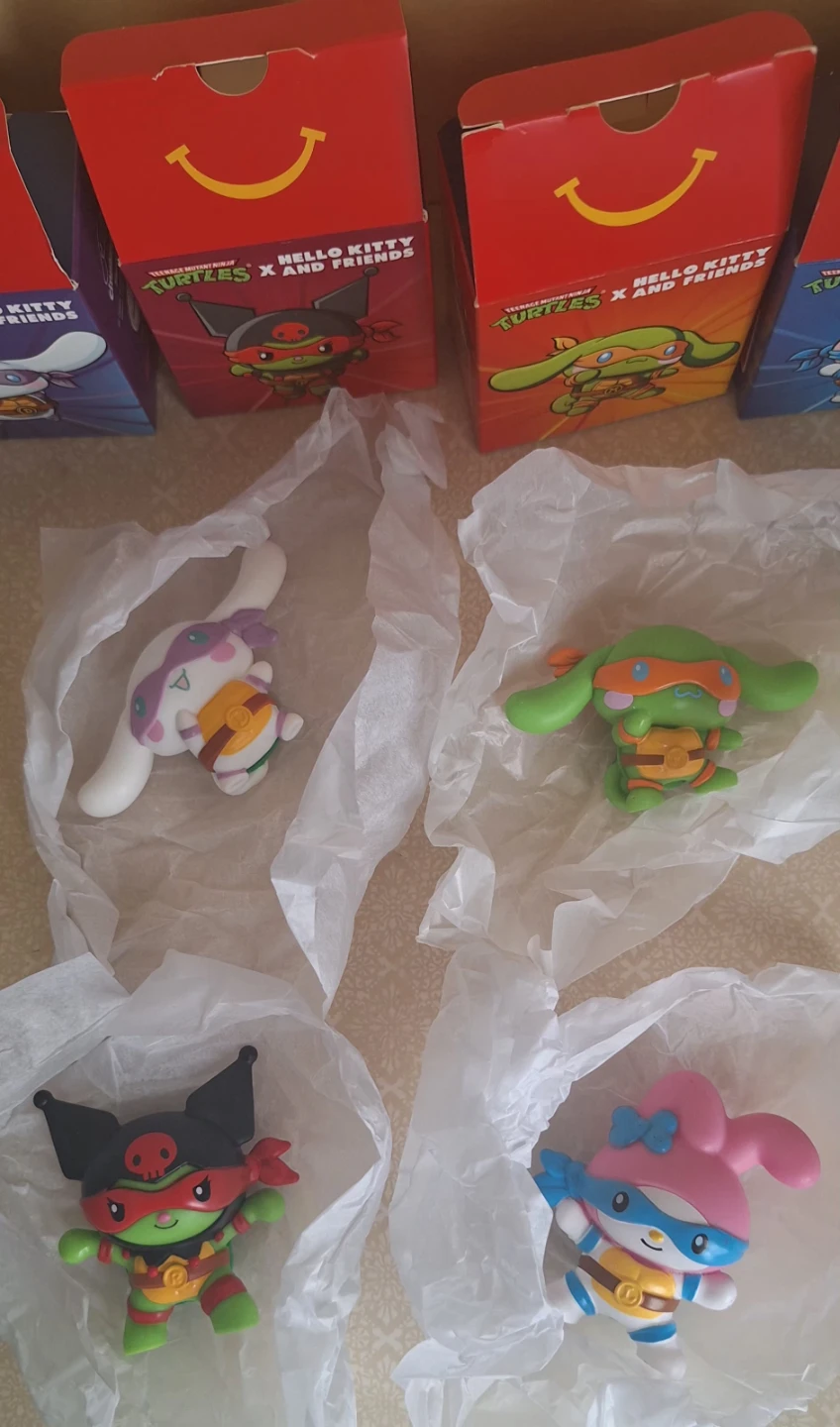 Hello Kitty Teenage Mutant Ninja Turtles Figures - photo 3