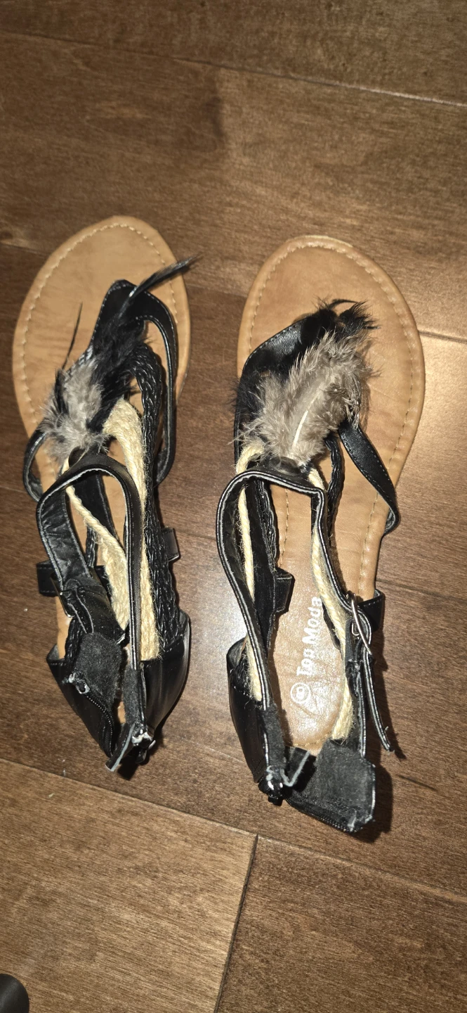 Top Moda Black Gladiator Sandals with Feathers