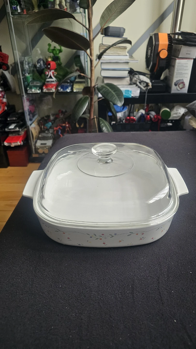 Corningware English Meadow Square Casserole Dish with Lid