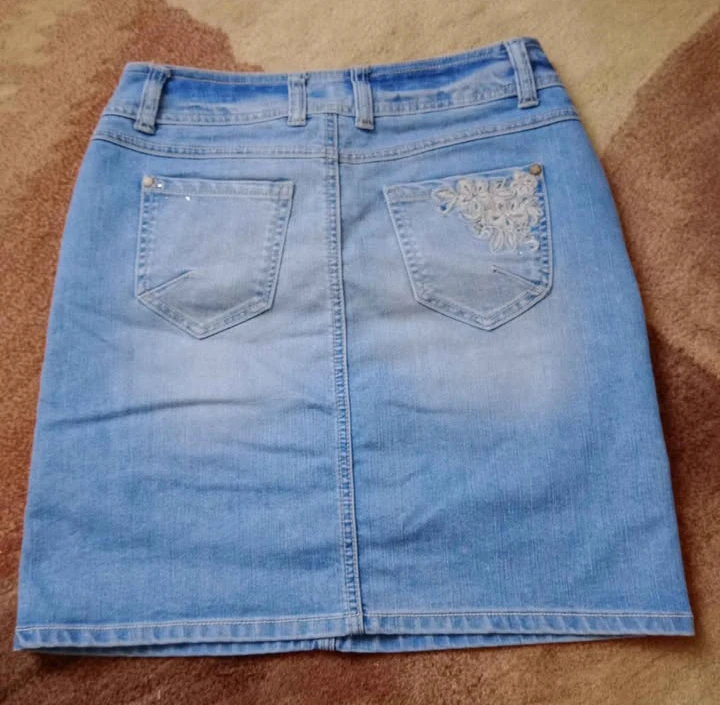 Denver Hayes Skirt with grey shorts-Size 6 - photo 2