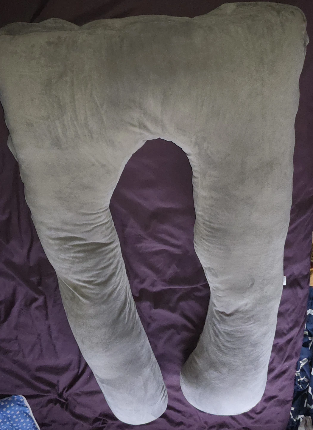 Rarely used Nuiiee U-Shaped Pregnancy Pillow - photo 2