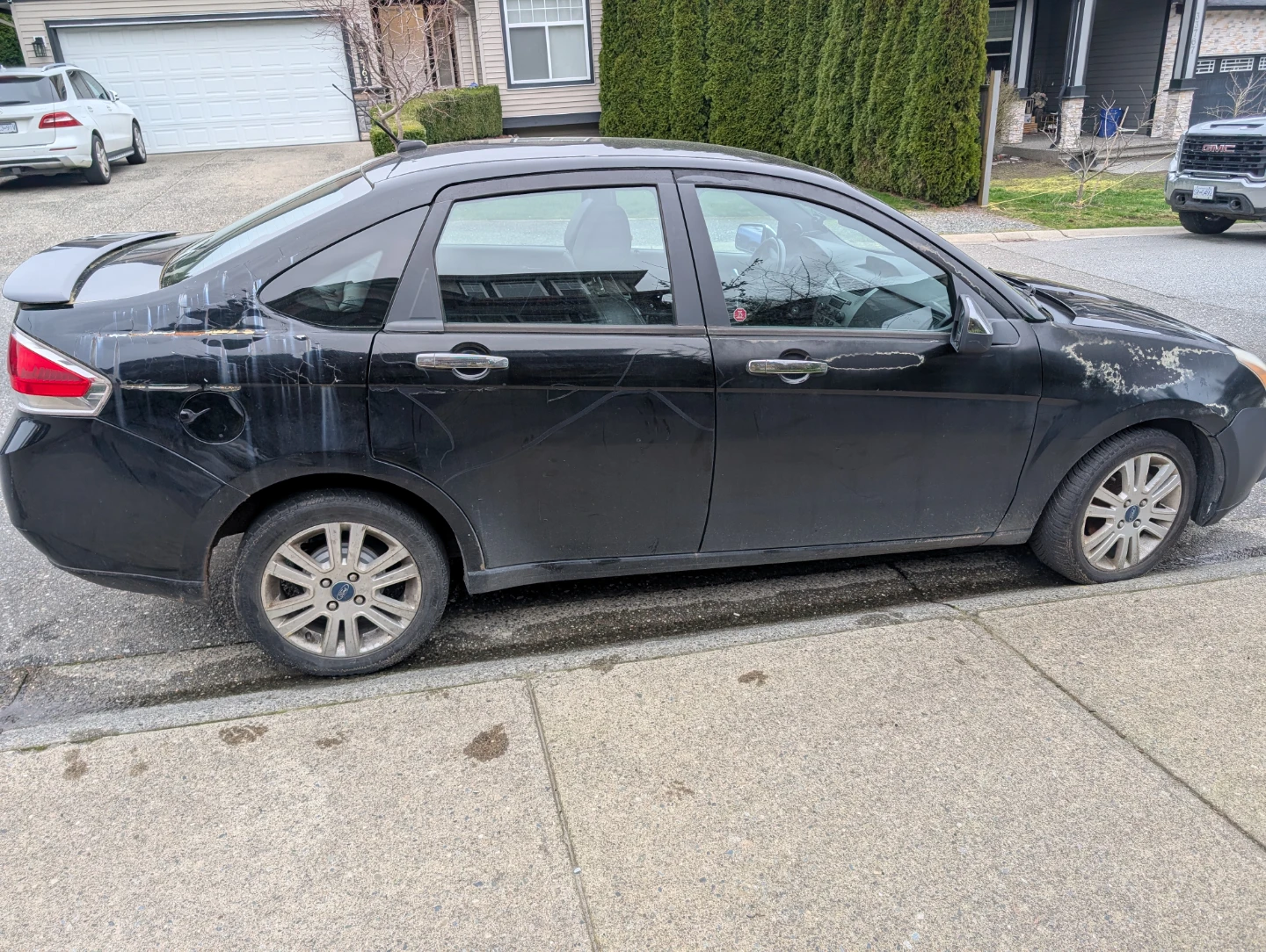 2010 Ford Focus Sedan - Black - photo 5