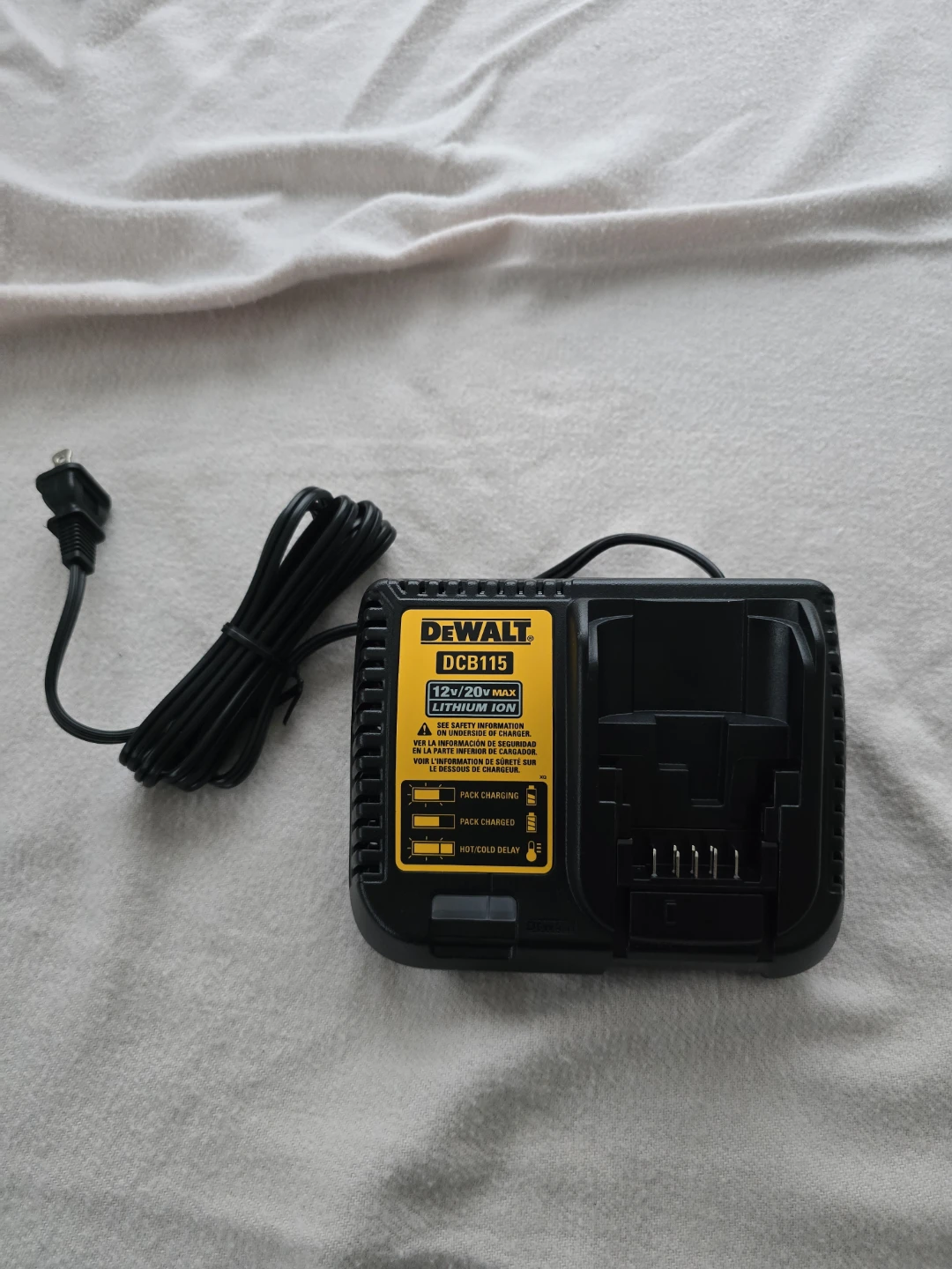 DEWALT DCB115  Battery Charger