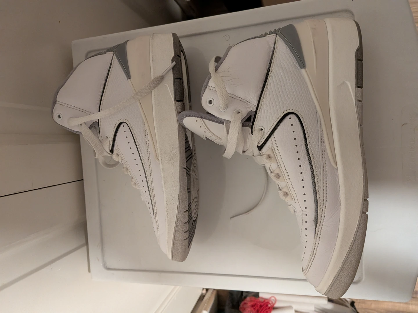 Air Jordan 2 Retro Sneakers White Grey