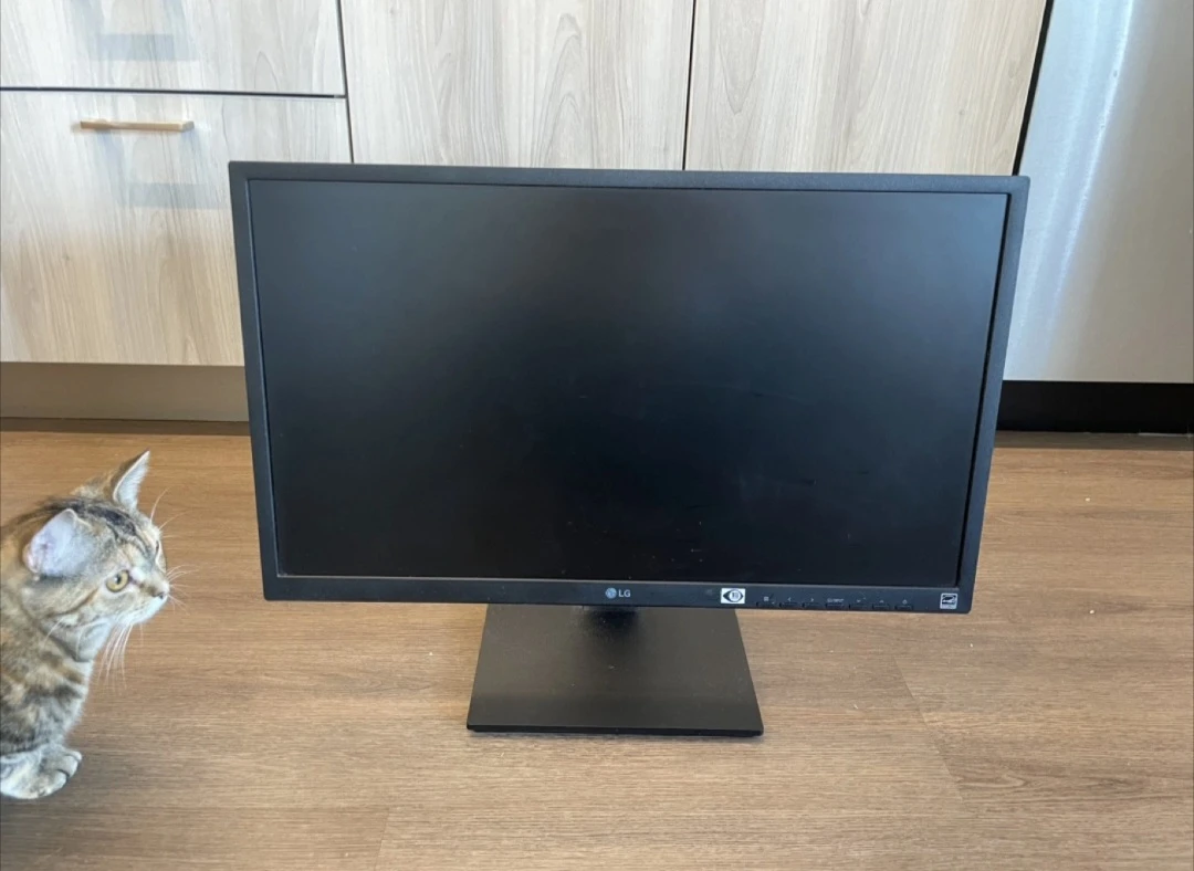 LG 24" Full HD Monitor with Built-in Webcam
