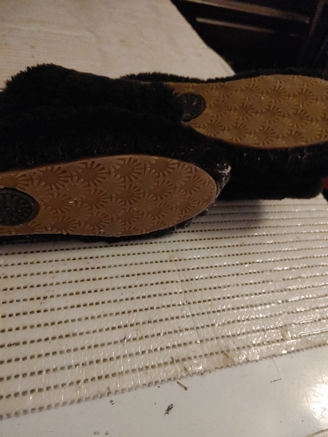 UGG Fluff Yeah Slide Slippers Black- size 5 - photo 3