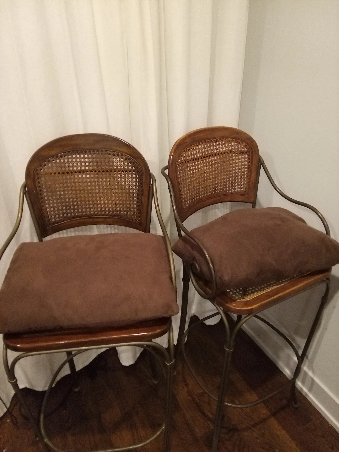 2 Bar Stools Woven Seat and tall back 🥕 - photo 2