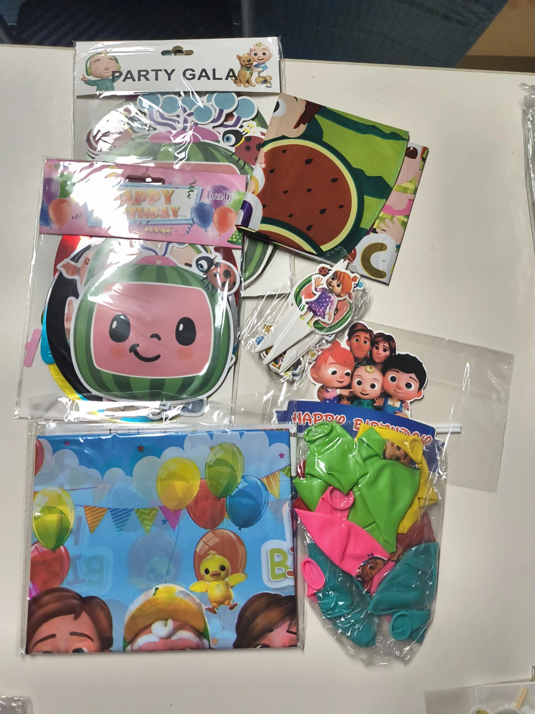 Assorted Kids Party Decor - photo 2
