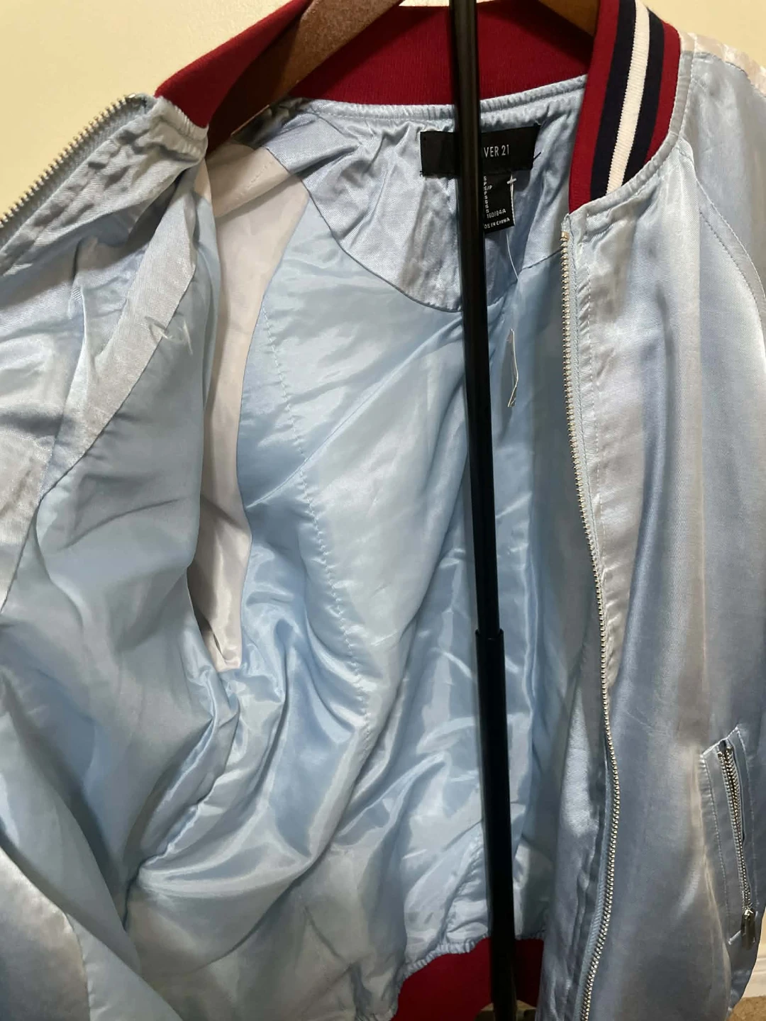 😍 Forever 21 Light Blue Satin Bomber Jacket - photo 3