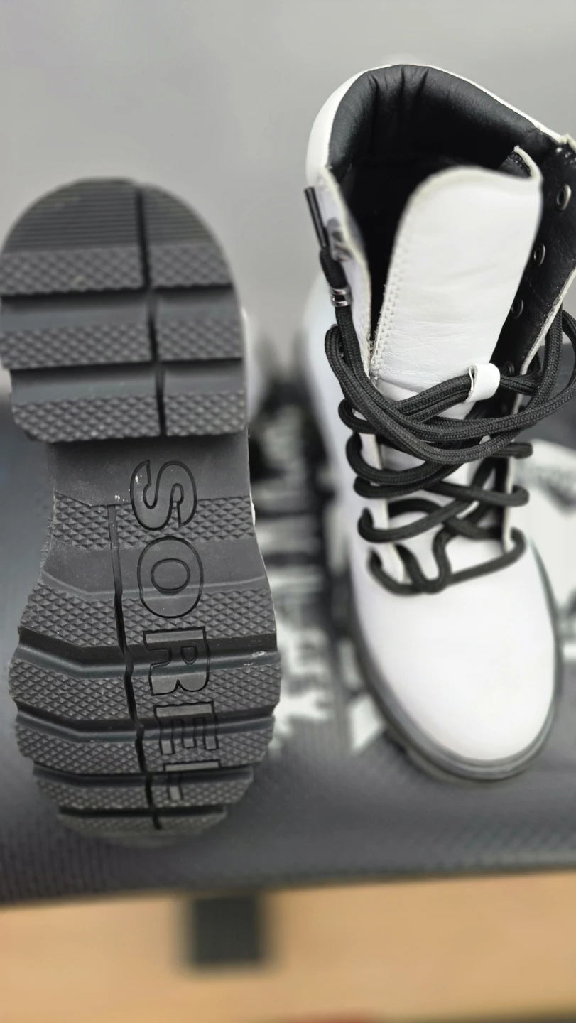 Sorel White Leather Lace-Up Boots - photo 3