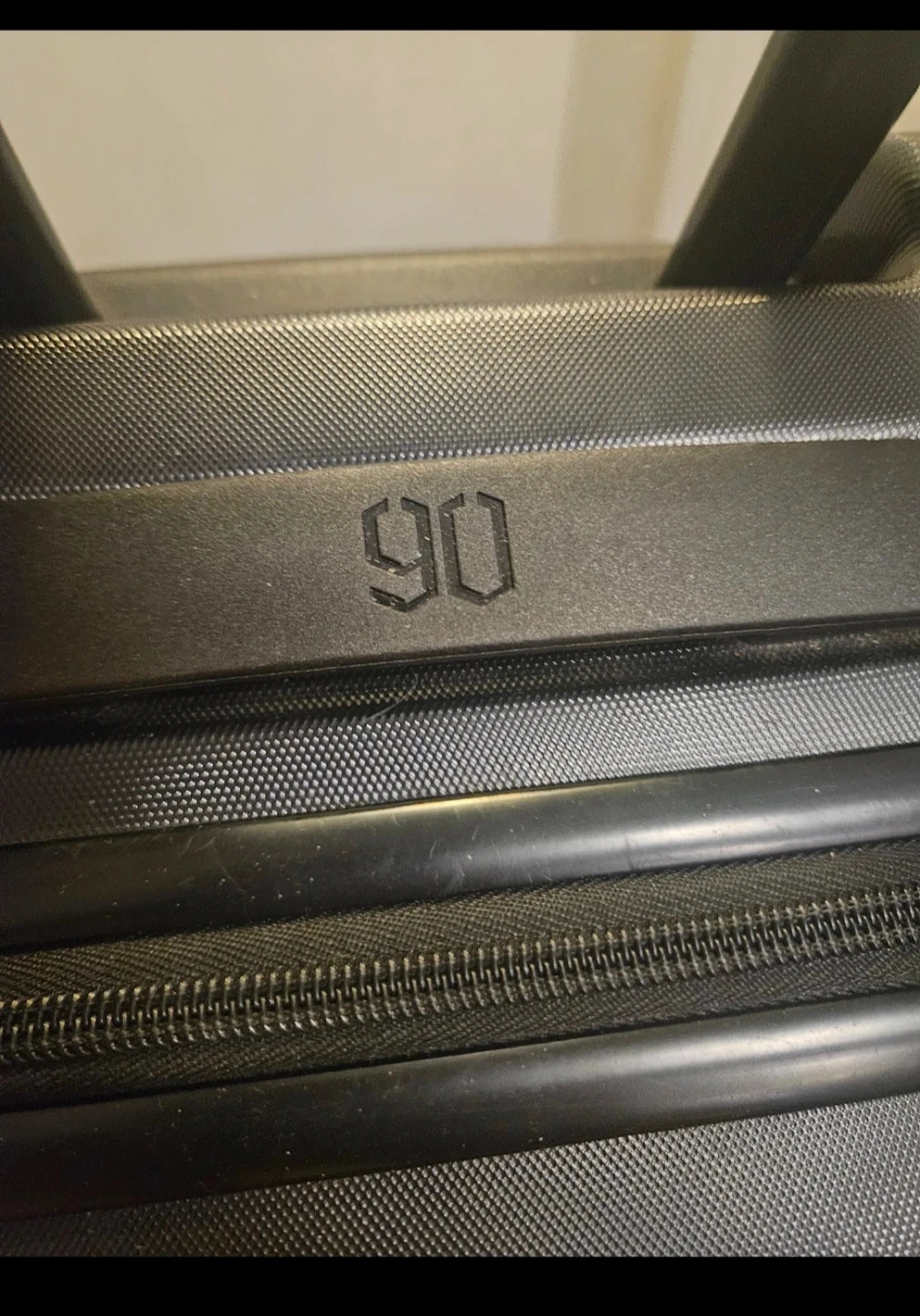 Black Xiaomi Mi 90 Point 20 inch hard-shell carry-on suitcase. - photo 4