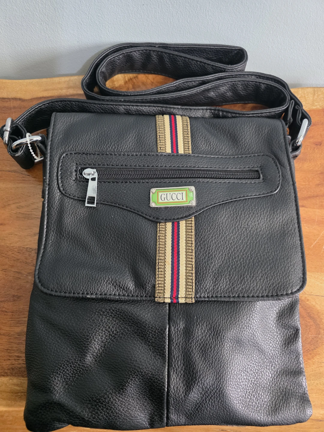 Black Leather Crossbody Bag with Gucci Logo