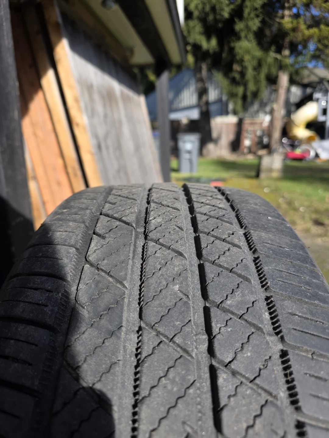 Bridgestone 225/40R19 93W Tires [3] - photo 5